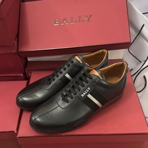 Bally Black and White Leather Sneakers with Contrast Stripe